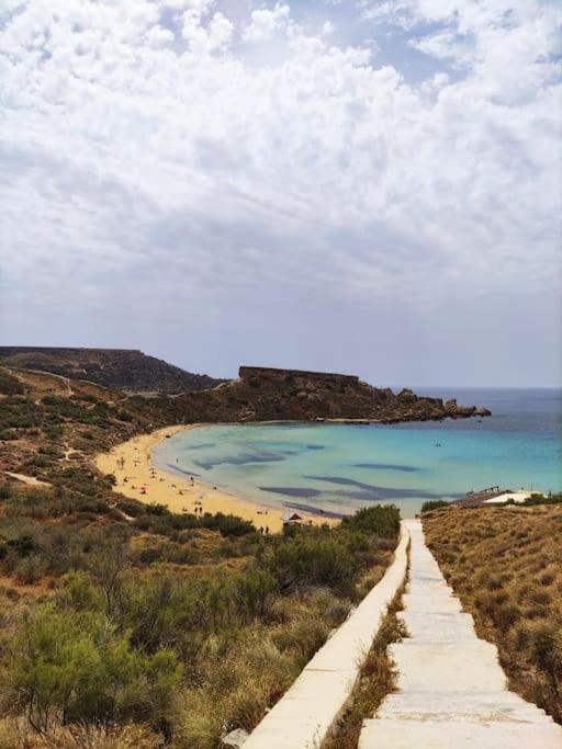 Luxury En-Suite Double. Beach-House With Sea Views Mellieħa Eksteriør billede